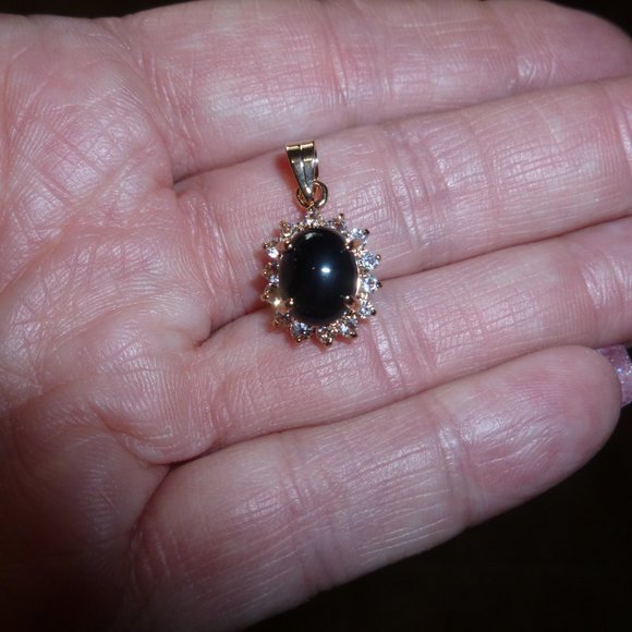 18K Gold Electroplate Onyx Swarovski Crystals Pendant - Picture 10 of 12